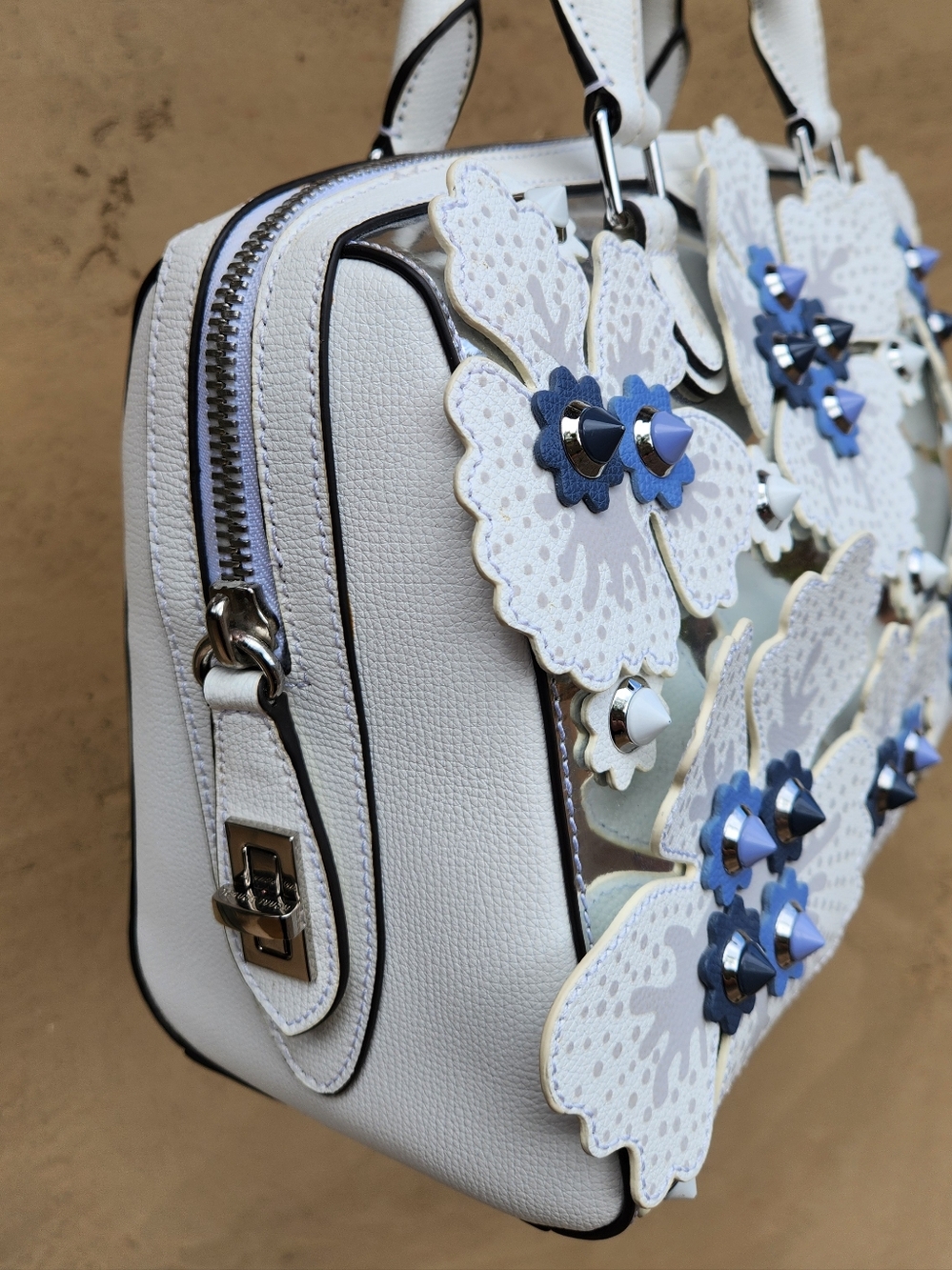 Rare Henri Bendel White Floral Appliqué Satchel - Limited Edition - Picture 13 of 13